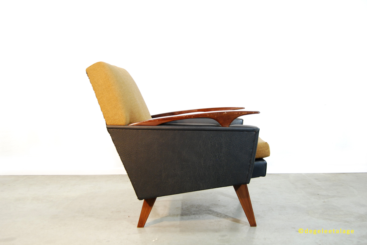 mannetje wenselijk voorkant Vintage jaren 50 fauteuil / teakhouten armleuningen | DE GELE ETALAGE